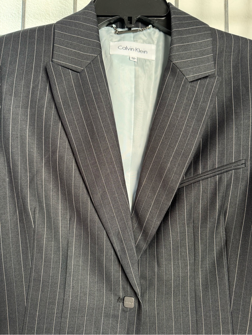 CALVIN KLEIN Pinstripe 2-Pc Gray Pant Suit Size 8P NWT $320 Retail - Picture 3 of 15